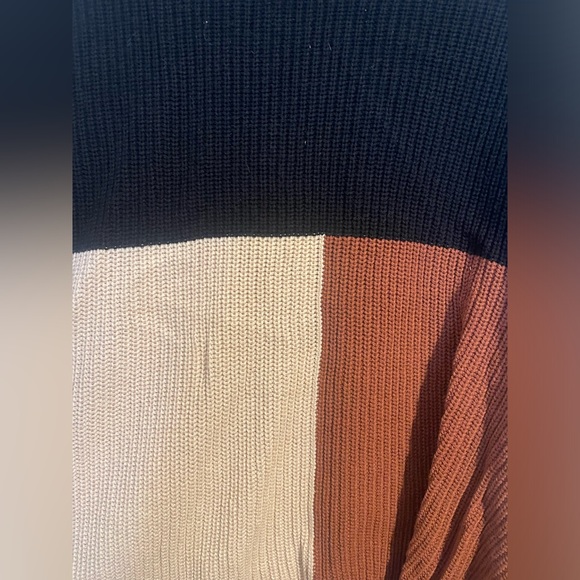 Color block sweater - Picture 2 of 6